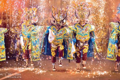 Integrantes de la Diablada Artística Urus en el Carnaval de Oruro