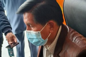 Juicio contra Rómulo Calvo por ultraje a la whipala