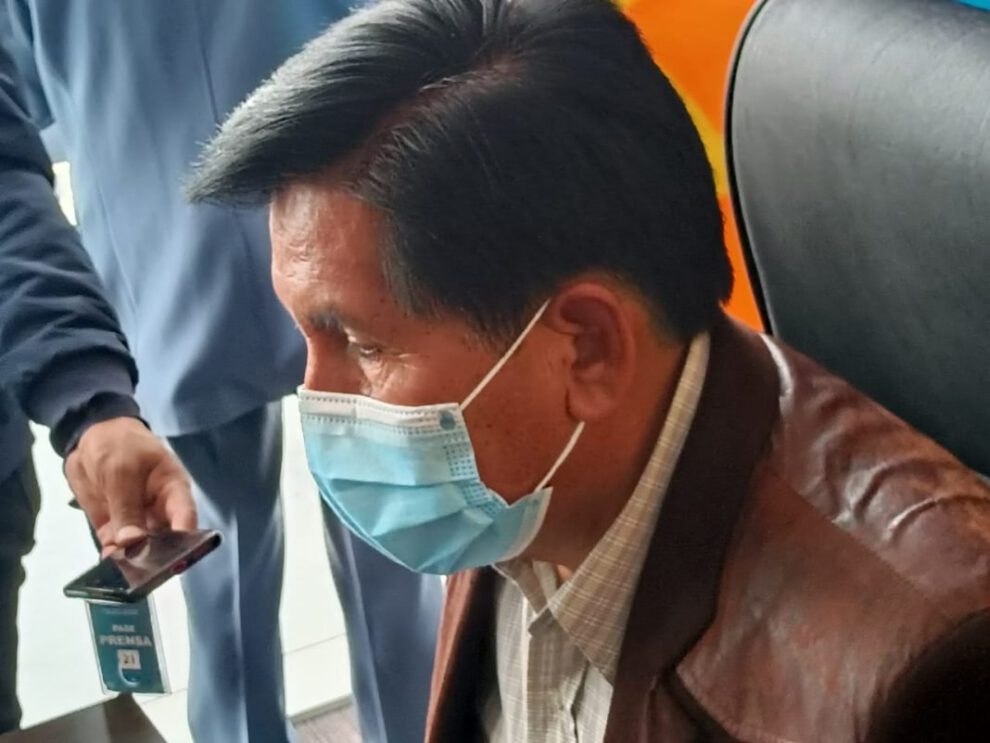 Juicio contra Rómulo Calvo por ultraje a la whipala