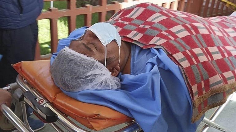 César Apaza, cocalero en estado delicado de salud