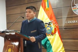 Revocatorio Luis Arce en rueda de prensa con Leonardo Loza
