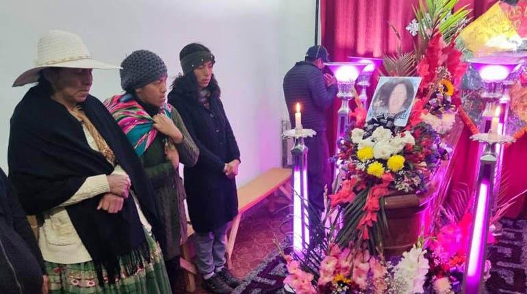 Velorio de una de las víctimas de feminicidio en El Alto