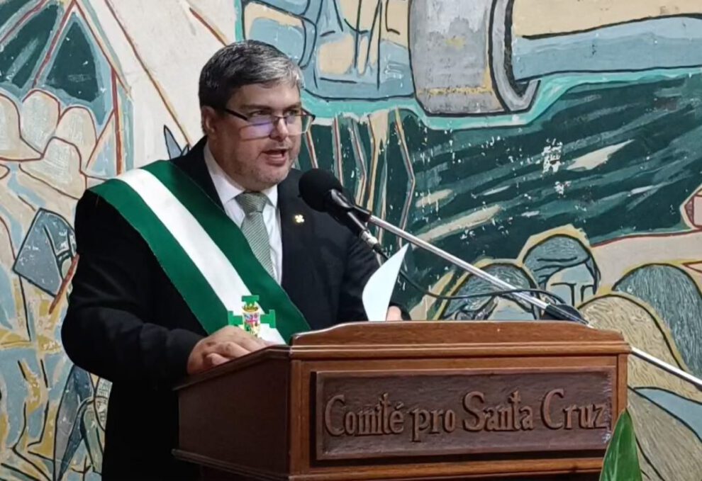 Fernando Larach asume presidencia del Comité Cívico pro Santa Cruz