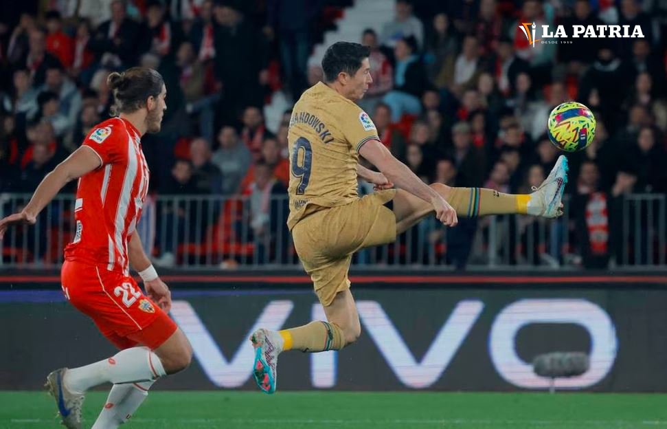 Robert Lewandowski baja para el clásico entre Barcelona y Real Madrid
