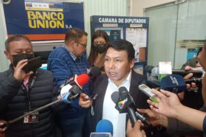 Aniversario de El Alto con Sandro Ramírez en contacto con la prensa