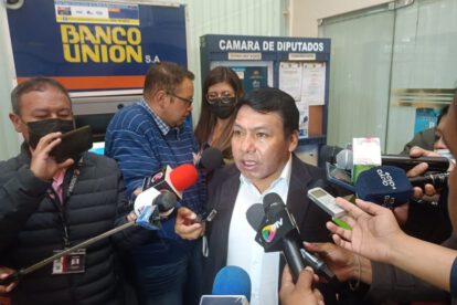 Aniversario de El Alto con Sandro Ramírez en contacto con la prensa