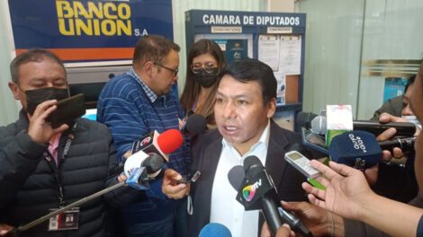 Aniversario de El Alto con Sandro Ramírez en contacto con la prensa