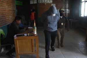 Violación grupal en unidad militar en Cochabamba