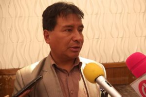 Desayuno escolar en Oruro con Richard Montaño