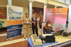 Mi Identidad: Gobernador Johnny Vedia realizó el registro de su cédula de identidad y licencia de conducir digital