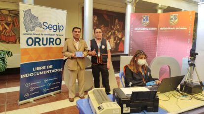 Mi Identidad: Gobernador Johnny Vedia realizó el registro de su cédula de identidad y licencia de conducir digital