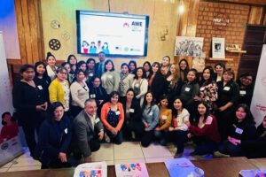 AWE Bolivia selecciona a 33 emprendedoras en Oruro