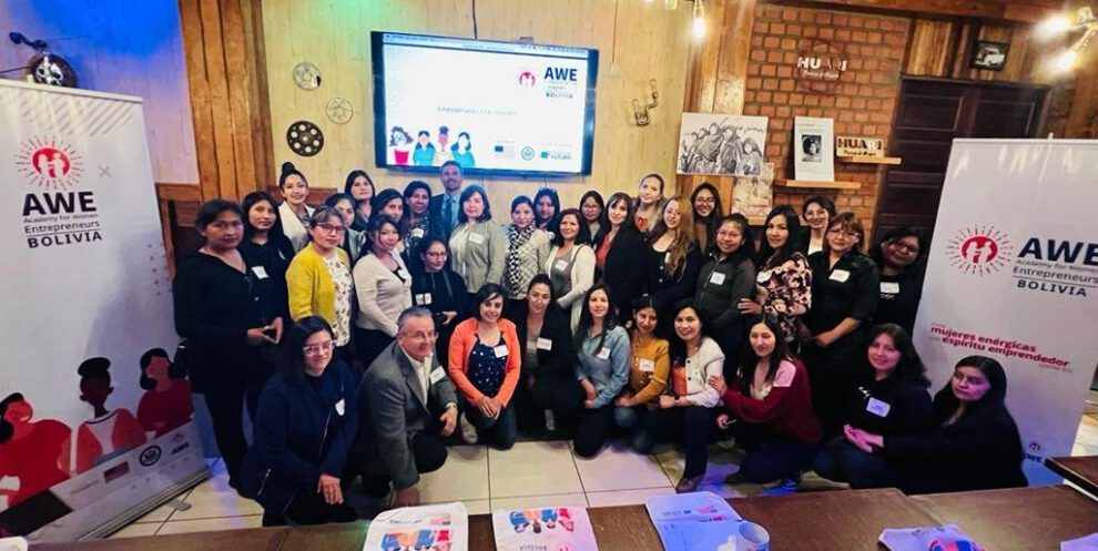 AWE Bolivia selecciona a 33 emprendedoras en Oruro