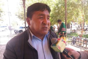 agua para sembradíos y ganado en Corque