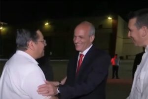 Luis Arce en Venezuela para homenajear a Hugo Chávez
