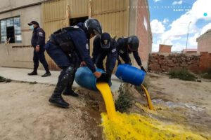 Clausuran chichería clandestina en Pumas Andinos