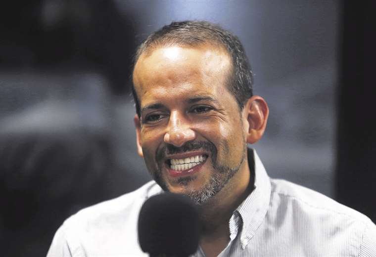 Ley de ausencia temporal promulgada por Luis Fernando Camacho desde Chonchocoro
