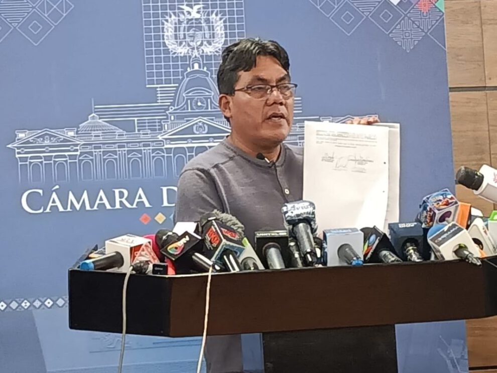 Denuncia por corrupción del diputado Héctor Arce