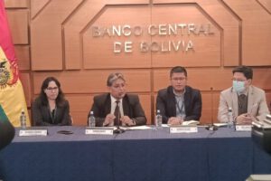 El presidente del Banco Central de Bolivia, Edwin Rojas, en conferencia de prensa