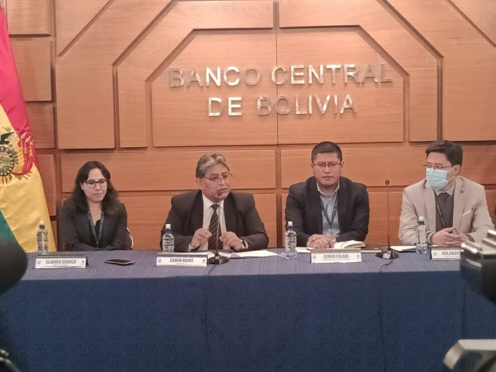 El presidente del Banco Central de Bolivia, Edwin Rojas, en conferencia de prensa