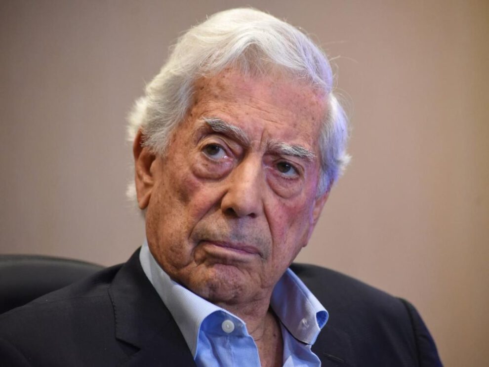 Mario Vargas Llosa respalda al gobierno de Dina Boluarte en Perú