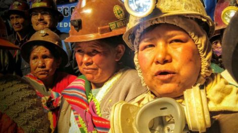 Mujeres en la industria orureña