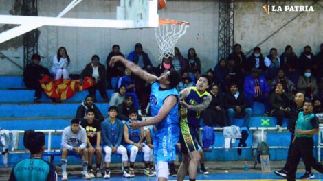 Carl A-Z y Alemán baloncesto en partido disputado