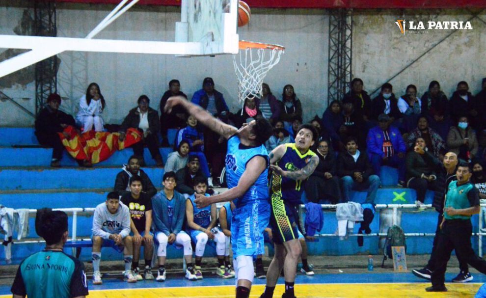 Carl A-Z y Alemán baloncesto en partido disputado