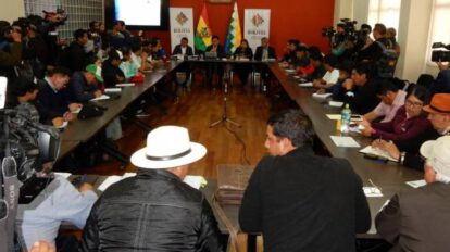 Protestas del Magisterio y el Ministerio de Educación