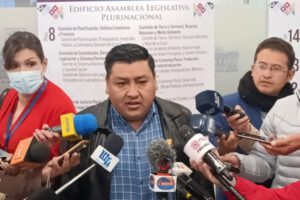 Huelga de hambre en Potosí liderada por senadores del MAS