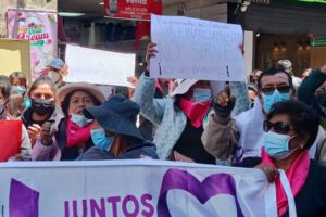 Asociación de Personas con Cáncer y Familiares en movilizaciones por la Ley del Cáncer en Bolivia
