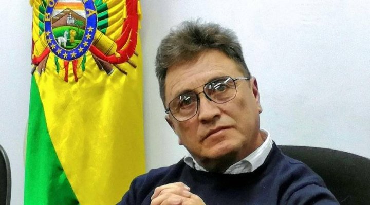 Renuncia Ramiro Villavicencio como ministro de Minería