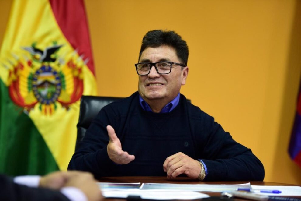 Ramiro Villavicencio continúa como Ministro de Minería
