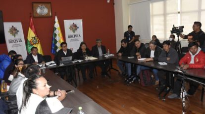 Diálogo entre Ministerio de Educación y Magisterio en Bolivia