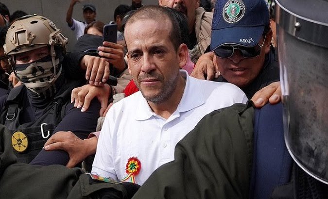 Luis Fernando Camacho convoca a elecciones internas de Creemos