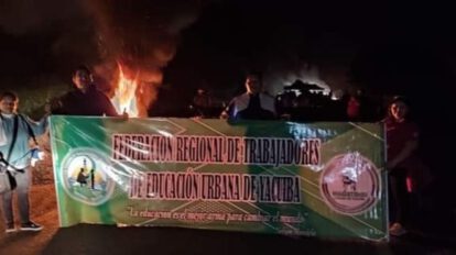 Bloqueo de carreteras en Yacuiba por maestros urbanos