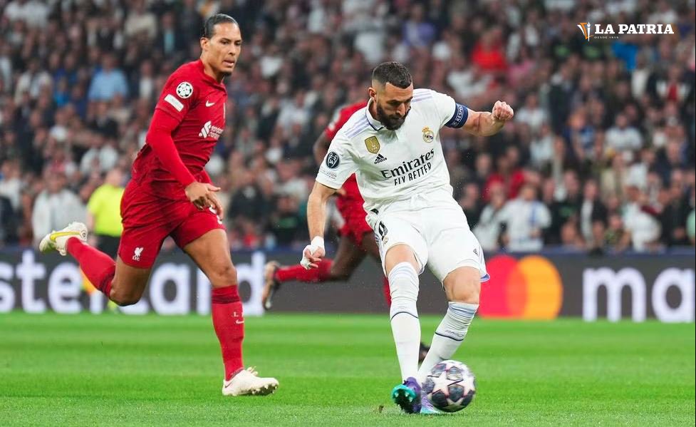 Champions League con Benzema anotando el gol del partido