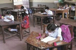 Un aula de clases en Bolivia con la nueva malla curricular educativa