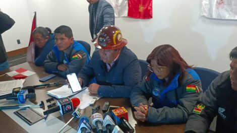 Hilarión Mamani denuncia amenazas a su familia