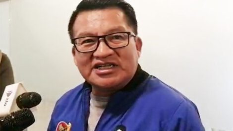 Renán Cabezas cuestiona la falta de empleo juvenil en Bolivia