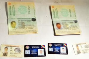 Credenciales diplomáticas falsas presentadas por la Policía