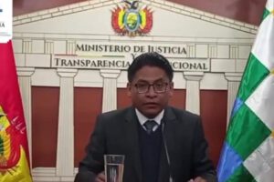 El ministro de Justicia y Transparencia Institucional, Iván Lima, en conferencia de prensa sobre elecciones judiciales