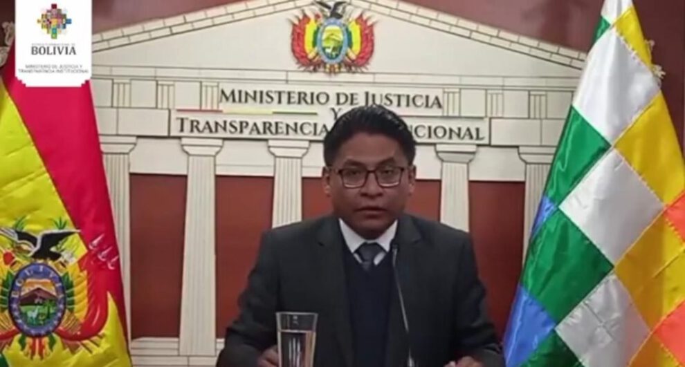 El ministro de Justicia y Transparencia Institucional, Iván Lima, en conferencia de prensa sobre elecciones judiciales