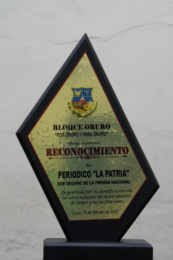 Reconocimiento a LA PATRIA por sus 104 años