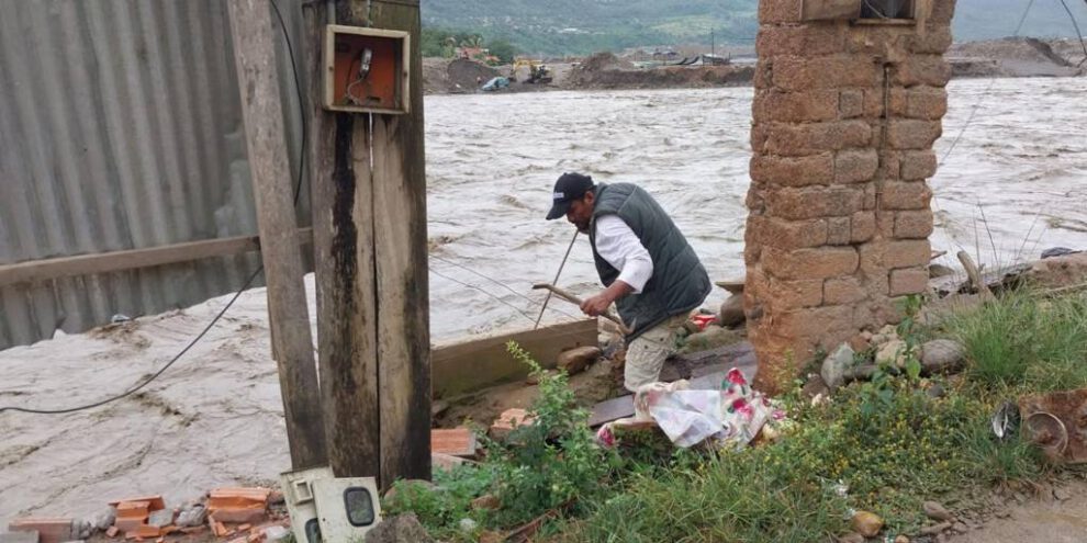Aumento de agua por intensas lluvias en Santa Cruz