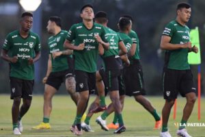 Selección de Bolivia rinde examen contra Uzbekistán en partido amistoso