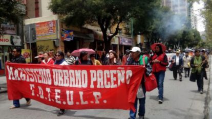 Paro de maestros en La Paz durante una marcha