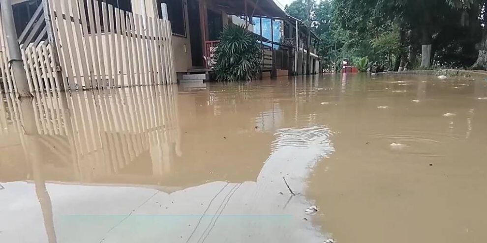 Crecida del río Acre en Cobija dejando calles y hogares bajo el agua