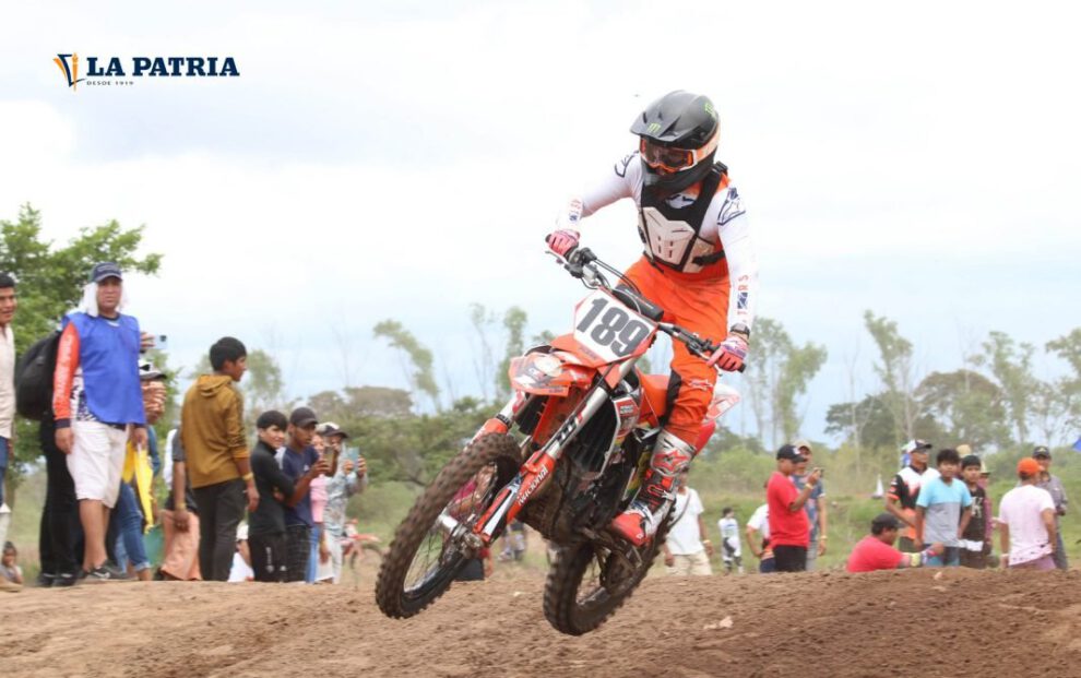 Marco Antezana destacado en el nacional de motociclismo en Montero