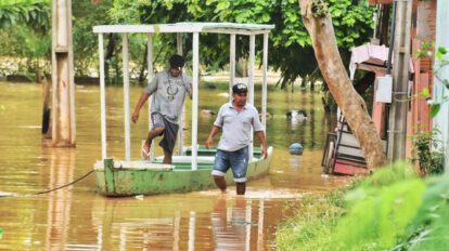 Crecida del río Acre afecta a 400 personas en albergues